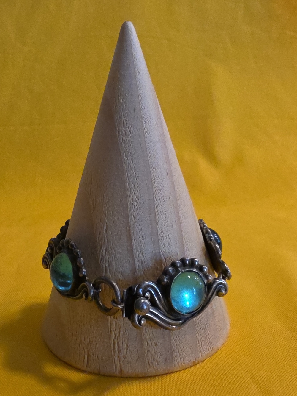 Vintage Mid-Century Mexican Silver Bracelet ▪︎ Blue & Green Glass Cabochons - Picture 2 of 14